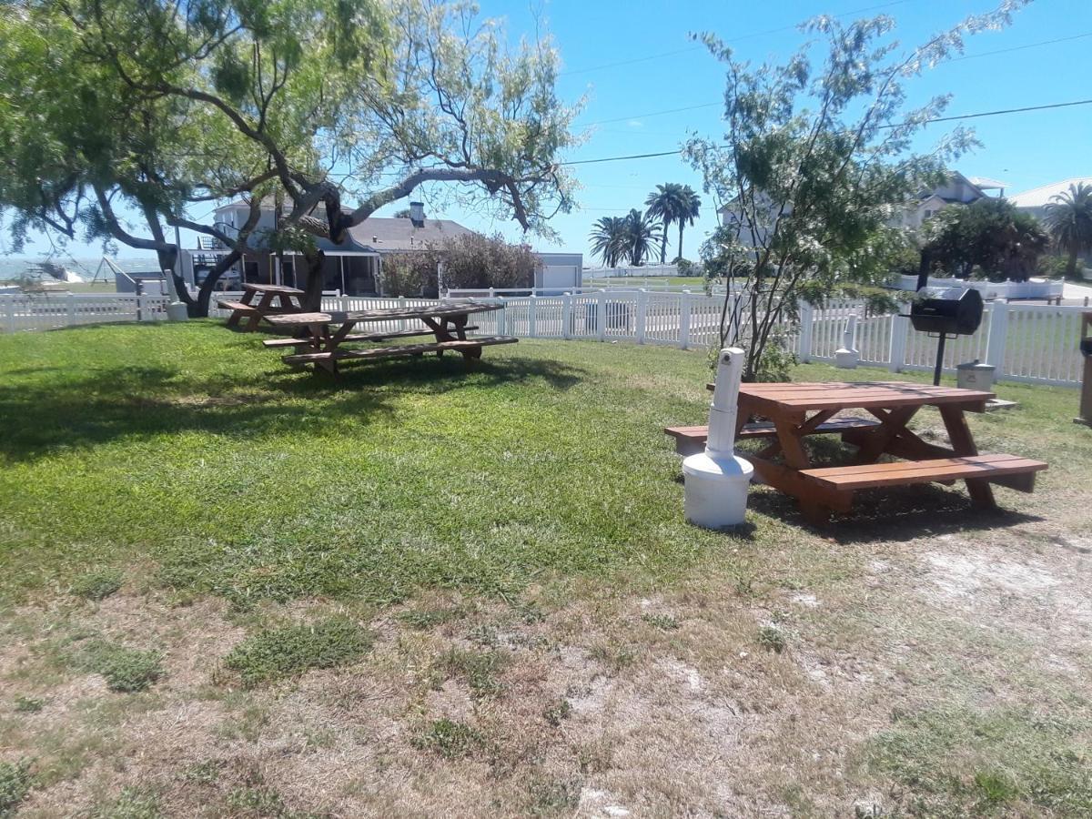 Benjamin'S Pier At Laguna Reef Resort ロックポート エクステリア 写真